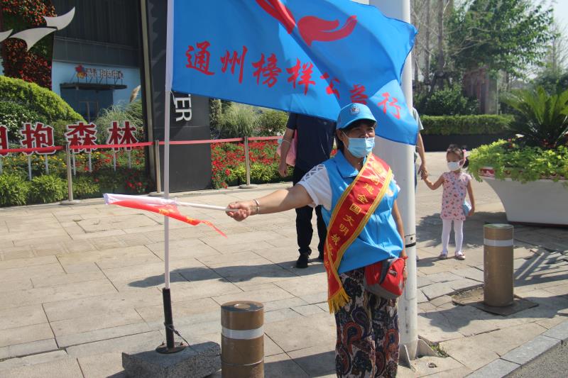 <strong>大鸡八日一线鲍鱼逼</strong>